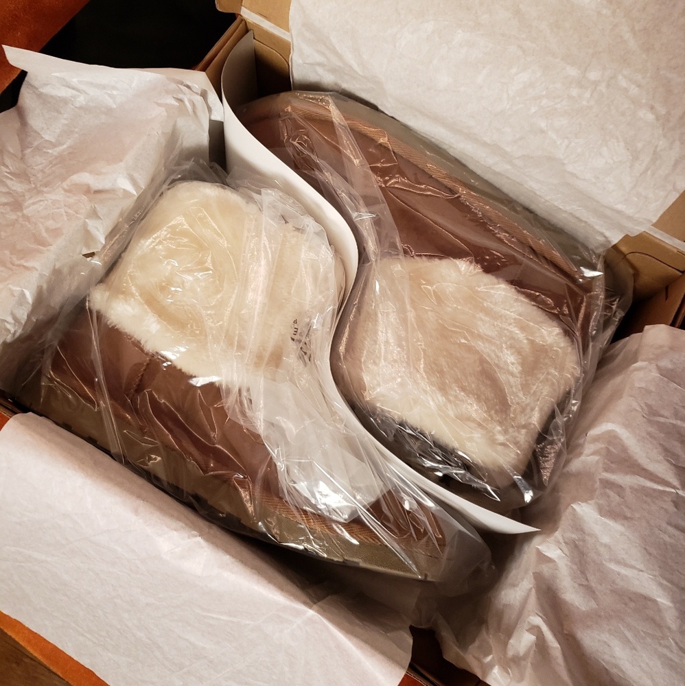 9.5 Arizona Faux Fur Ankle Boot